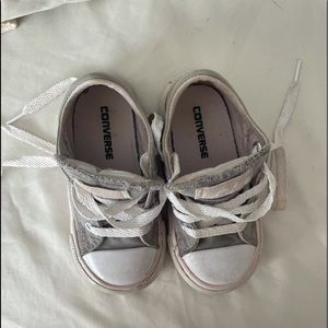 Converse size 6 toddler
